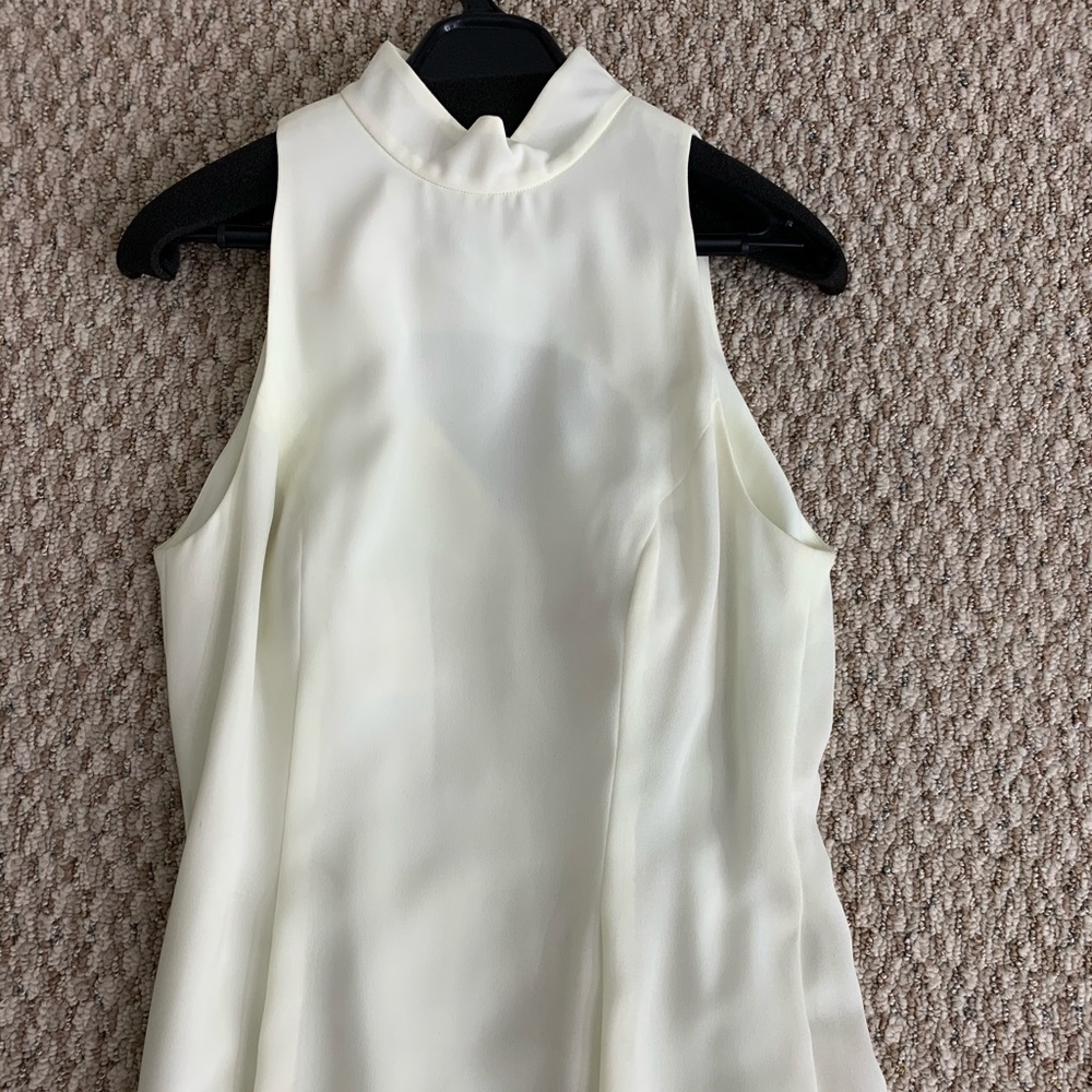 White wedding dress casual! Comes with white shall